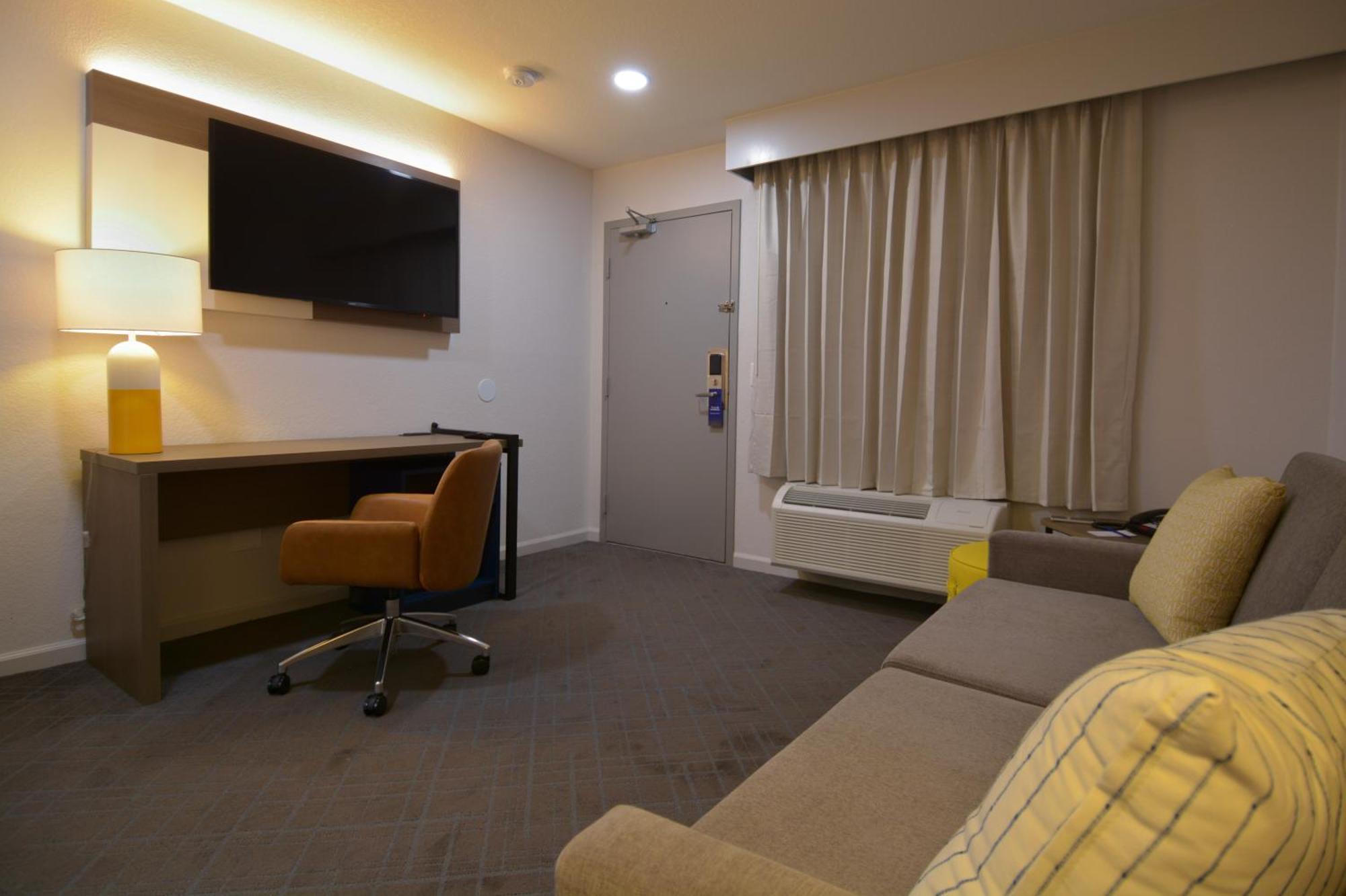 Comfort Inn & Suites Moreno Valley Near March Air Reserve Base Exteriör bild