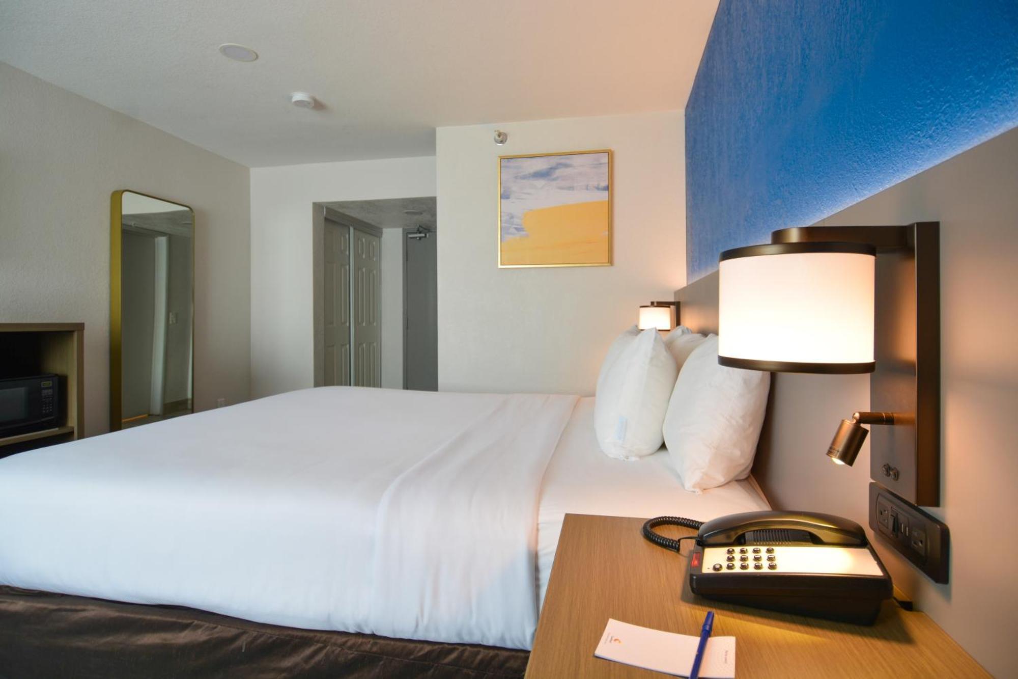 Comfort Inn & Suites Moreno Valley Near March Air Reserve Base Exteriör bild