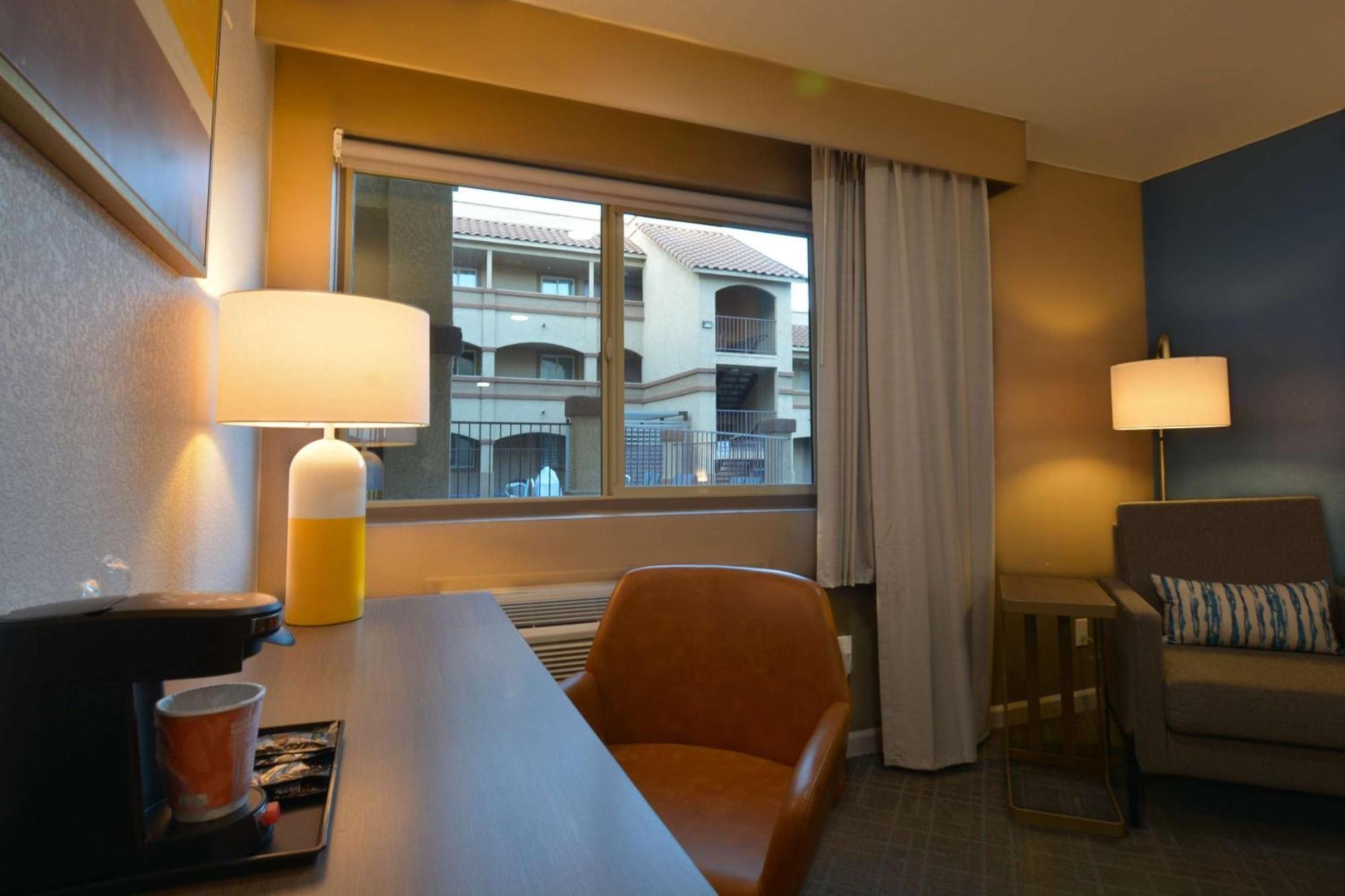 Comfort Inn & Suites Moreno Valley Near March Air Reserve Base Exteriör bild